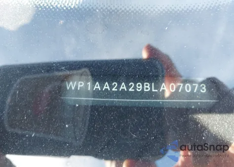 2011 Porsche Cayenne z USA, uszkodzony, nr VIN WP1AA2A29BLA07073